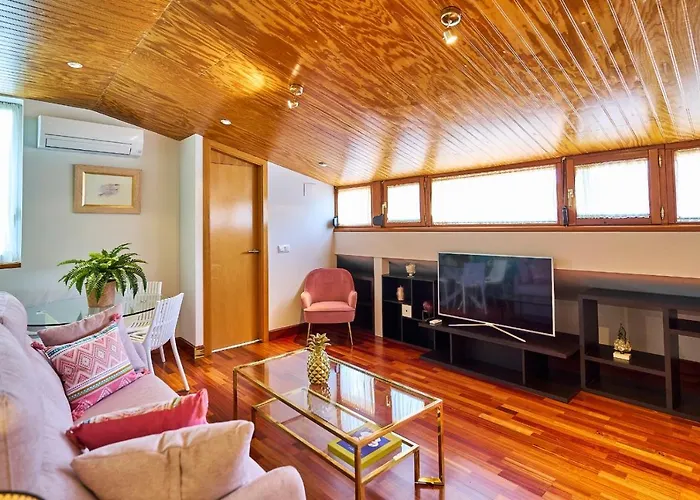 Апартаменти 3 Plaza Mayor -prior 5 - At By Victoria *